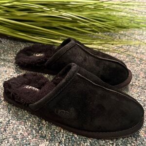 UGG Black Cozy Slippers